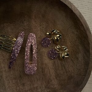 Un peigne à paillettes + 1 paire boucles Louise à paillettes